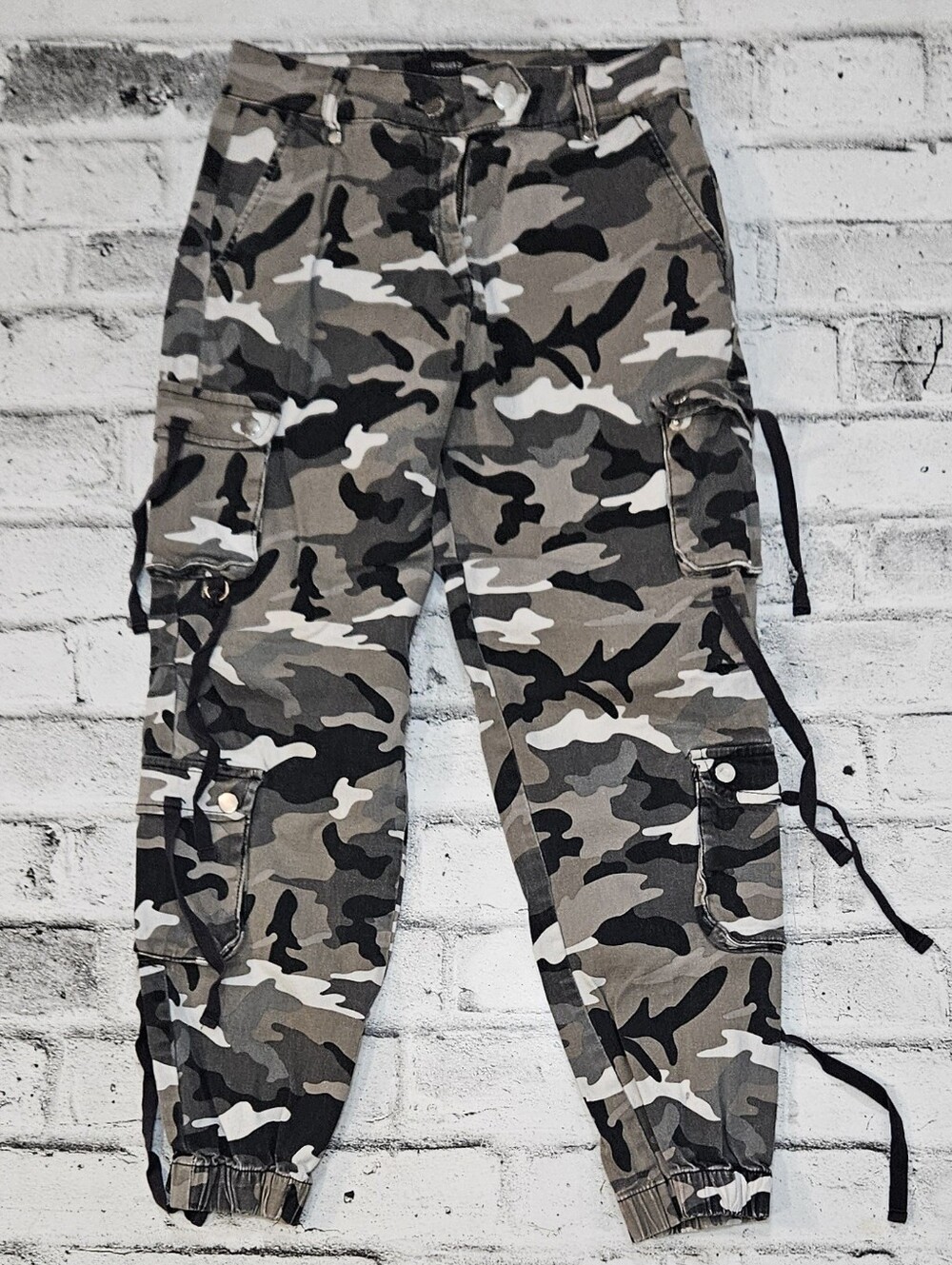 Forever 21 Camo Cargo Jogger Pants Small Utility Streetwear Parachute